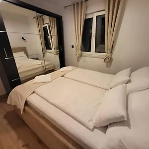 https://apartment-dado.hotels-in-trogir.com