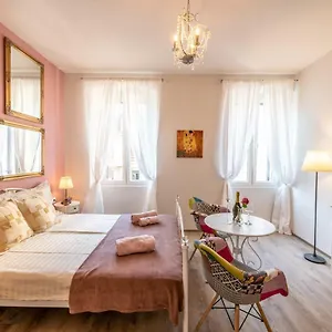 https://old-city-studios-2.pula-hotels.org